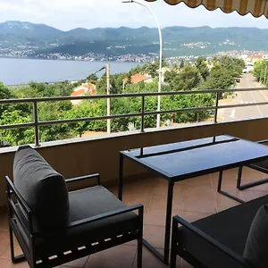 https://swimming-apartment.primorje-gorskikotar.com