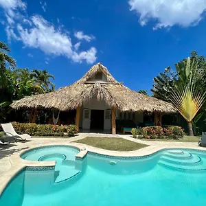 https://villa-clarissa-no-8.comcaribbean.com